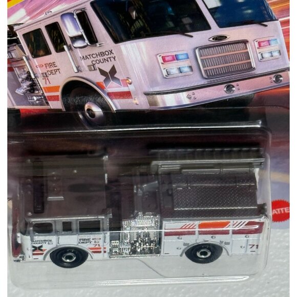 Matchbox 2025 Pierce Arrow XT Fire Engine 104/125 White & Red Truck NOC - Picture 2 of 5